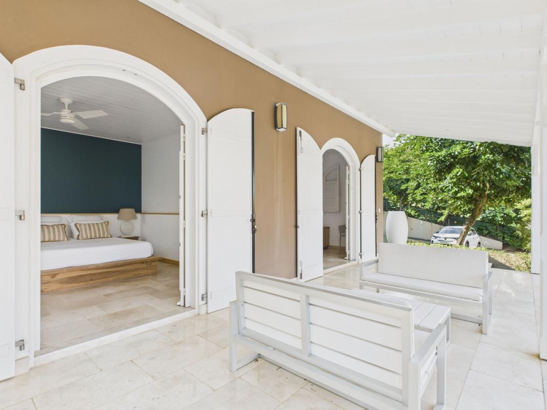 11 Location Villa 10 personnes Martinique - accès extérieur